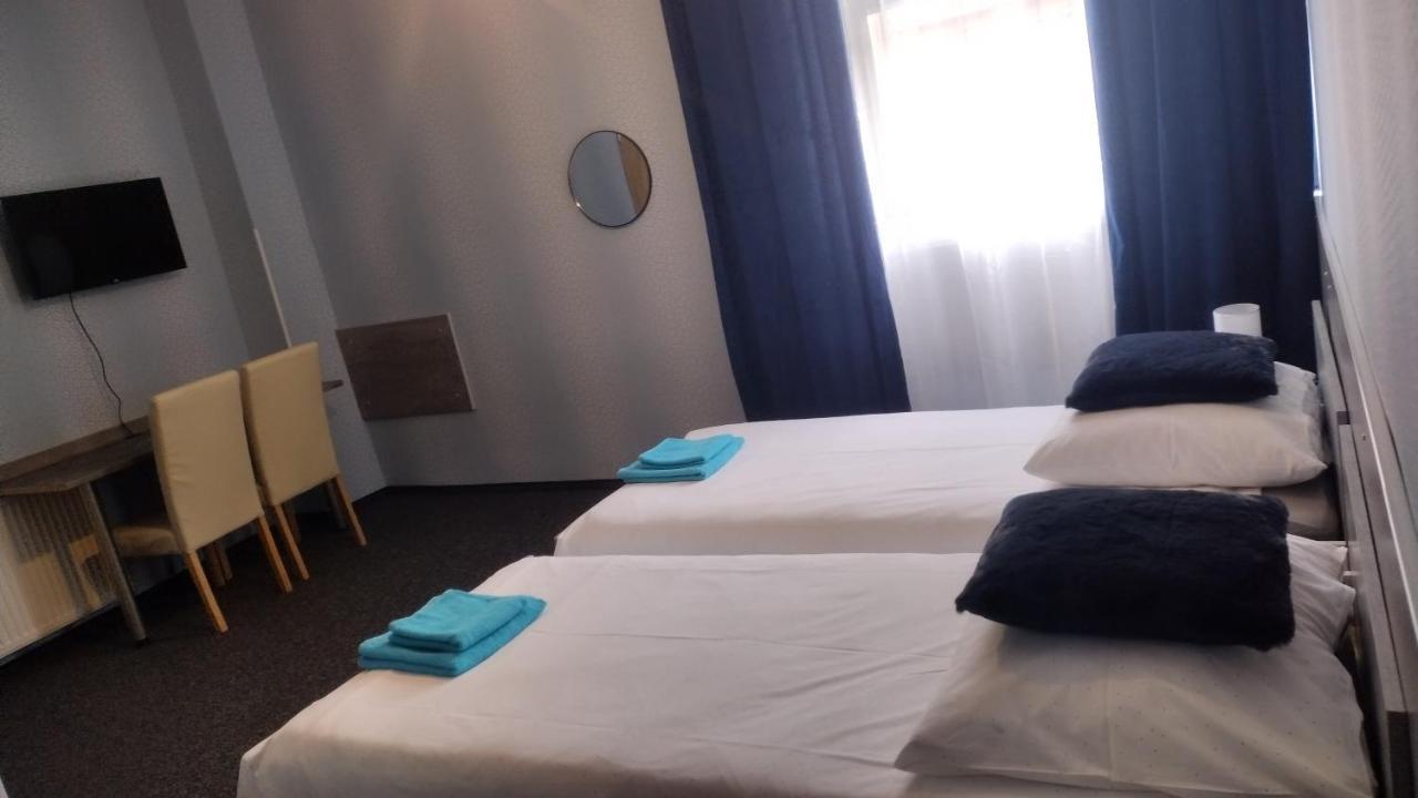 Hotelik Mona-Pokoje Z Lazienkami Έλμπλαγκ Εξωτερικό φωτογραφία
